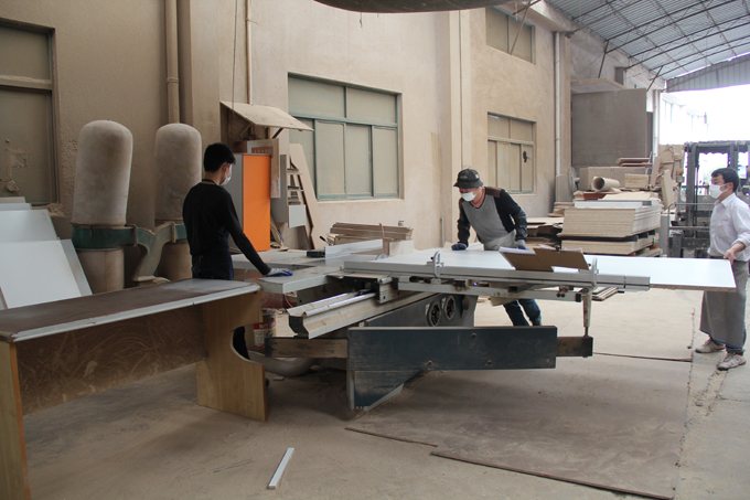 碧江產(chǎn)品生產(chǎn)車(chē)間實(shí)拍 探訪碧江生產(chǎn)實(shí)力，感受木材加工的精湛工藝